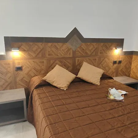 מלון Hotel Eboli