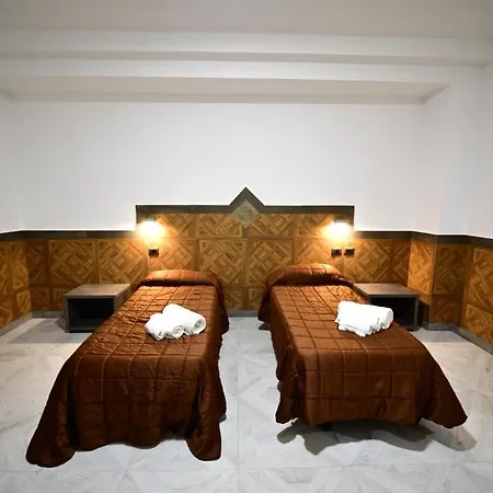 Hotel Eboli מלון 4*