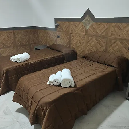 Hotel Eboli מלון 4*