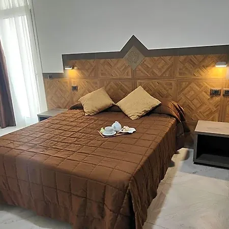 Hotel Eboli 4*