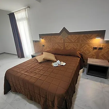 Hotel Eboli