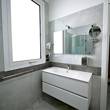 Hotel Eboli Szálloda