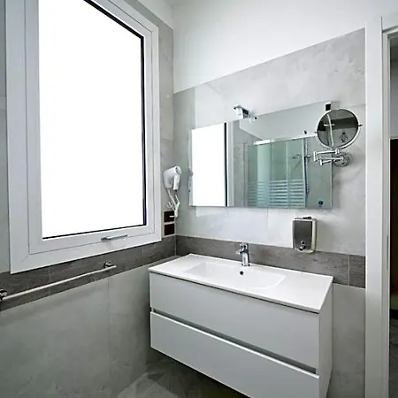 Hotel Eboli 4*